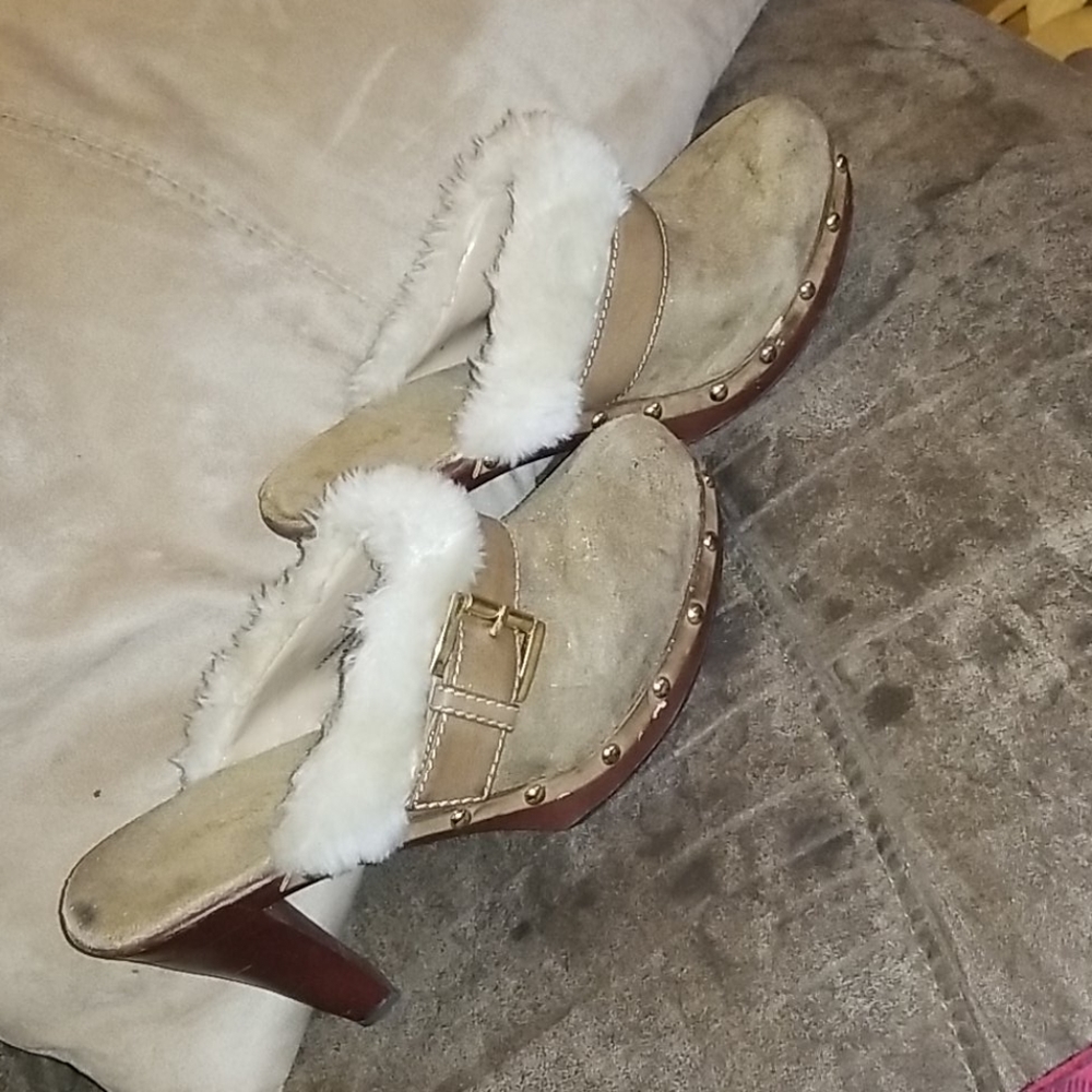 Women's shoes